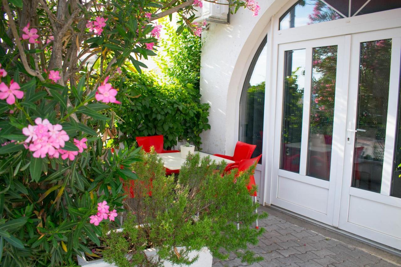 Family Apartment Manuela - Baska Voda Baška Voda Exterior foto